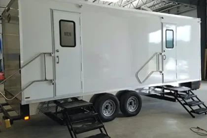 portable bathroom rental